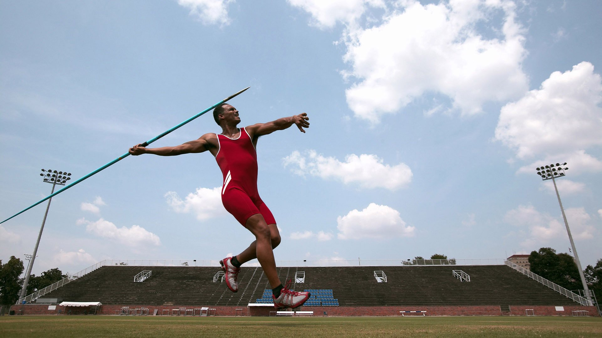 日本队教练组注重细节调整，曾经执教日本联赛的教练